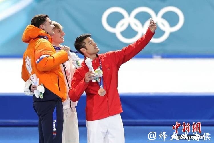 米兰冬奥｜首获奖牌！宁忠岩摘得速度滑冰男子1000米铜牌