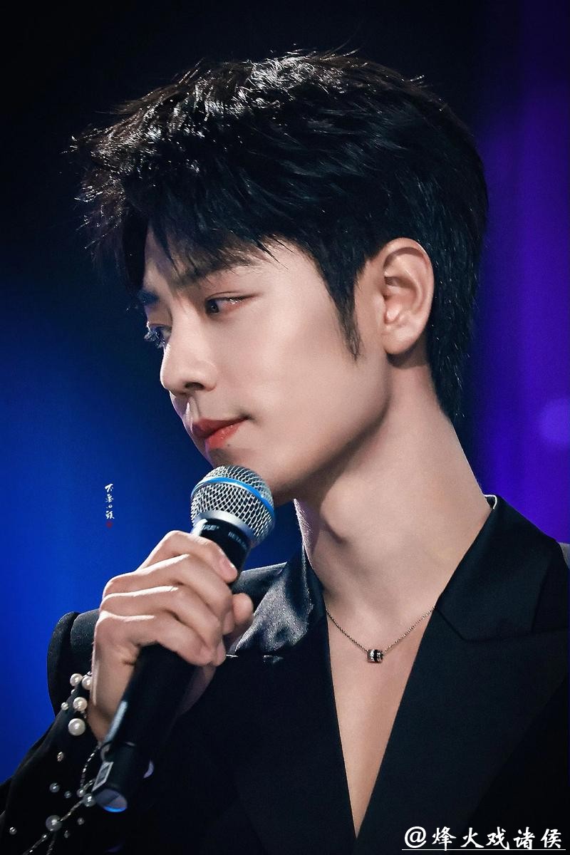 肖战压轴亮相视听盛典!周正帅气获官方全肯定,顶级号召力再认证 肖战压轴亮相视听盛典!周正帅气获官方全肯定,顶级号召力再认证